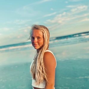 Meet your Posher, Anna